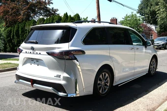 2023 Toyota Sienna XLE 7-Passenger 120.5" WB - miniatura 6