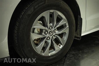 2023 Toyota Sienna XLE 7-Passenger 120.5" WB - miniatura 3