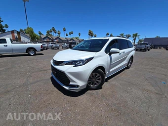 2023 Toyota Sienna XLE 8-Passenger 120.5" WB