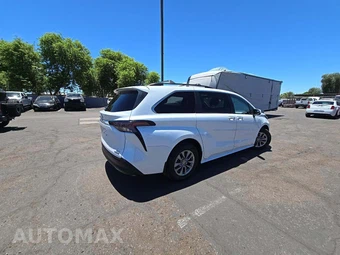 2023 Toyota Sienna XLE 8-Passenger 120.5" WB - miniatura 3