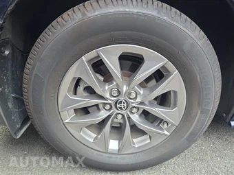2023 Toyota Sienna XLE 8-Passenger 120.5" WB - miniatura 10