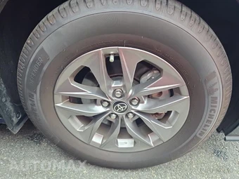 2023 Toyota Sienna XLE 8-Passenger 120.5" WB - miniatura 9