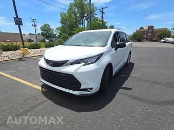 2023 Toyota Sienna XSE 7-Passenger 120.5" WB