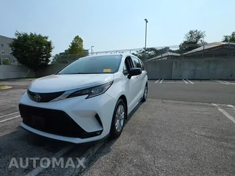 2023 Toyota Sienna XSE 7-Passenger 120.5" WB