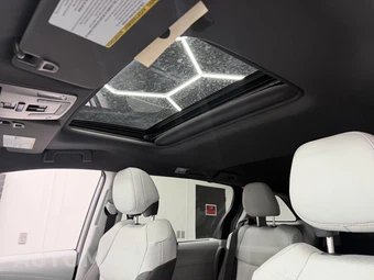 2023 Toyota Sienna XSE 7-Passenger 120.5" WB - miniatura 5