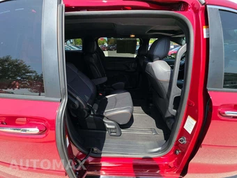 2023 Toyota Sienna XSE 7-Passenger 120.5" WB - miniatura 17