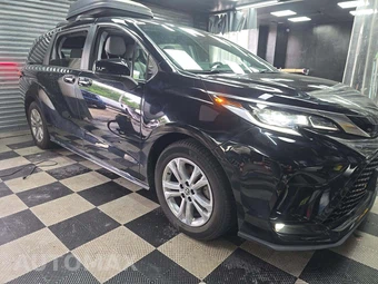 2023 Toyota Sienna XSE 7-Passenger 120.5" WB - miniatura 4