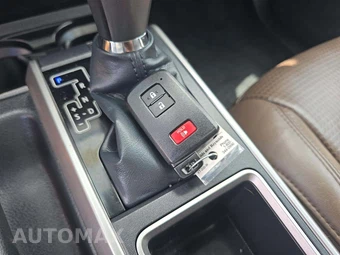 2023 Toyota Tacoma Limited Crew Cab Medium Bed - miniatura 8
