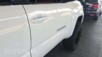 2023 Toyota Tacoma SR5 Crew Cab Medium Bed - miniatura 30