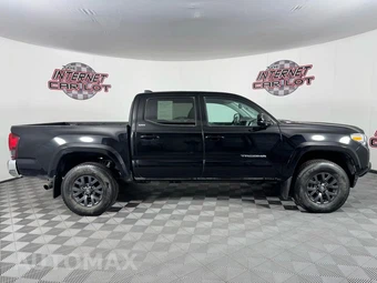 2023 Toyota Tacoma SR5 Crew Cab Medium Bed - miniatura 8
