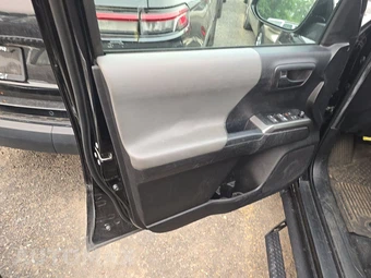 2023 Toyota Tacoma SR5 Crew Cab Medium Bed - miniatura 9