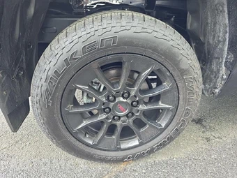 2023 Toyota Tundra Hybrid 1794 Edition Crew Cab Short Bed - miniatura 10