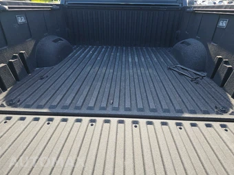 2023 Toyota Tundra Hybrid Platinum Crew Cab Short Bed - miniatura 16