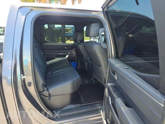 2023 Toyota Tundra Platinum Crew Cab Short Bed - miniatura 16
