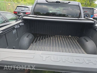 2023 Toyota Tundra Platinum Crew Cab Short Bed - miniatura 16