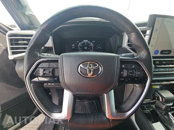 2023 Toyota Tundra Platinum Crew Cab Short Bed - miniatura 10