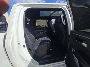 2023 Toyota Tundra Platinum Crew Cab Short Bed - miniatura 16