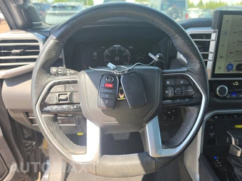 2023 Toyota Tundra Platinum Crew Cab Short Bed - miniatura 10