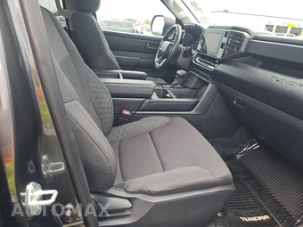 2023 Toyota Tundra SR Crew Cab Short Bed - miniatura 8