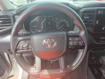 2023 Toyota Tundra SR Crew Cab Short Bed - miniatura 10