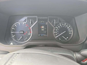 2023 Toyota Tundra SR Crew Cab Short Bed - miniatura 9