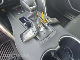 2023 Toyota Venza Limited - miniatura 8
