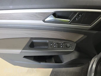 2023 Volkswagen Atlas Cross Sport 2.0T SE - miniatura 9