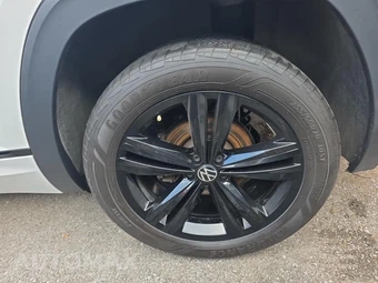 2023 Volkswagen Atlas Cross Sport 2.0T SEL R-Line Black - miniatura 11