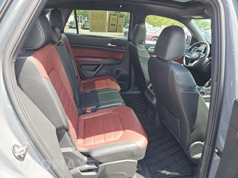 2023 Volkswagen Atlas Cross Sport 3.6L V6 SEL Premium R-Line - miniatura 13
