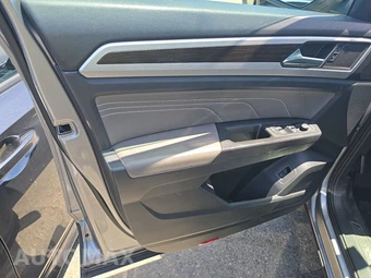 2023 Volkswagen Atlas V6 SE w/Technology - miniatura 9