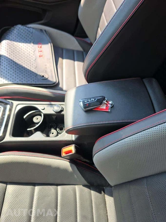 2023 Volkswagen Golf GTI Autobahn Hatchback - miniatura 8
