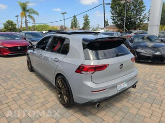 2023 Volkswagen Golf GTI SE Hatchback - miniatura 2