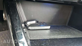 2023 Volkswagen Golf R 20th Anniversary Edition Hatchback - miniatura 18