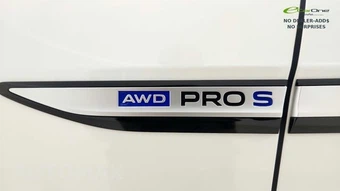 2023 Volkswagen ID.4 Pro S Plus w/VW Sound - miniatura 32