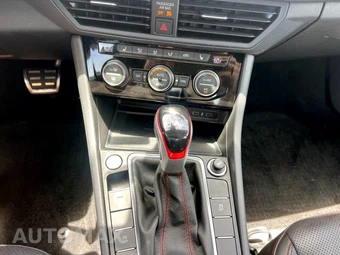 2023 Volkswagen Jetta Autobahn - miniatura 19