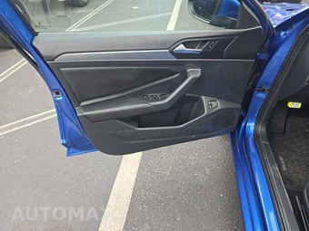 2023 Volkswagen Jetta SE – miniatura 9