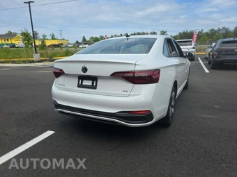 2023 Volkswagen Jetta SE – miniatura 3