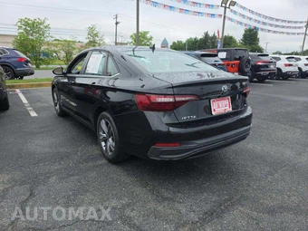2023 Volkswagen Jetta SE - miniatura 2