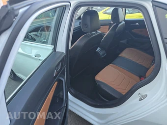 2023 Volkswagen Jetta SEL - miniatura 13
