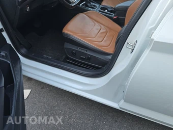 2023 Volkswagen Jetta SEL - miniatura 14