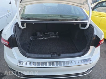 2023 Volkswagen Jetta SEL - miniatura 16