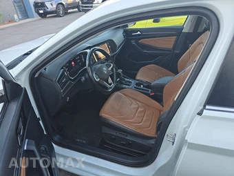 2023 Volkswagen Jetta SEL - miniatura 7