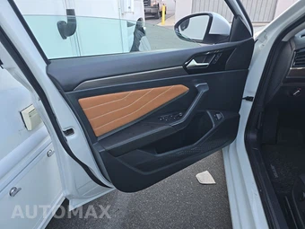 2023 Volkswagen Jetta SEL - miniatura 9