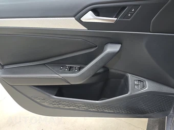 2023 Volkswagen Jetta Sport - miniatura 9