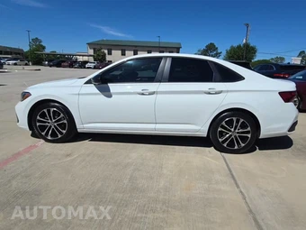 2023 Volkswagen Jetta Sport - miniatura 3
