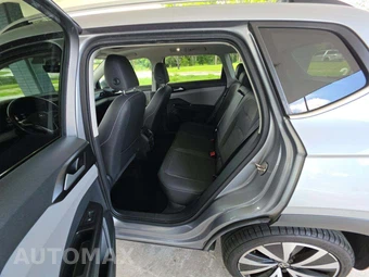 2023 Volkswagen Taos SE - miniatura 10