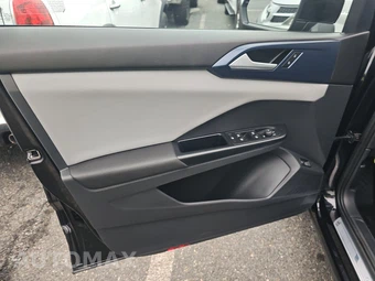 2023 Volkswagen Taos SE - miniatura 9