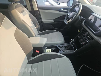 2023 Volkswagen Taos SE - miniatura 8