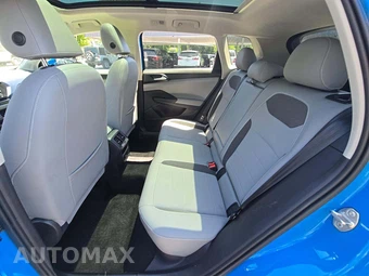 2023 Volkswagen Taos SE - miniatura 10