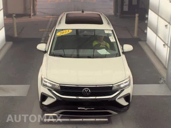 2023 Volkswagen Taos SE - miniatura 2
